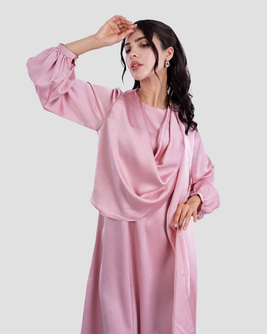 فستان ماكسي منسدل بتأثير الساتان