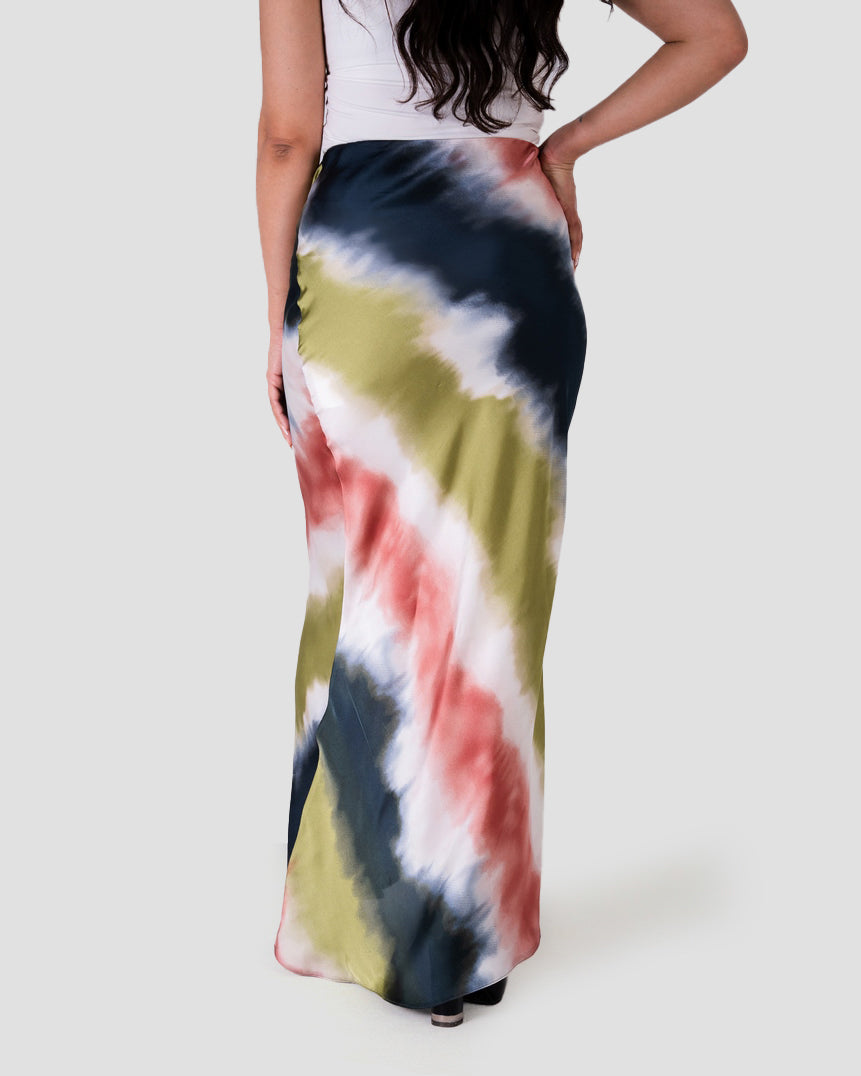 تنورة ساتان متوسطة الطول