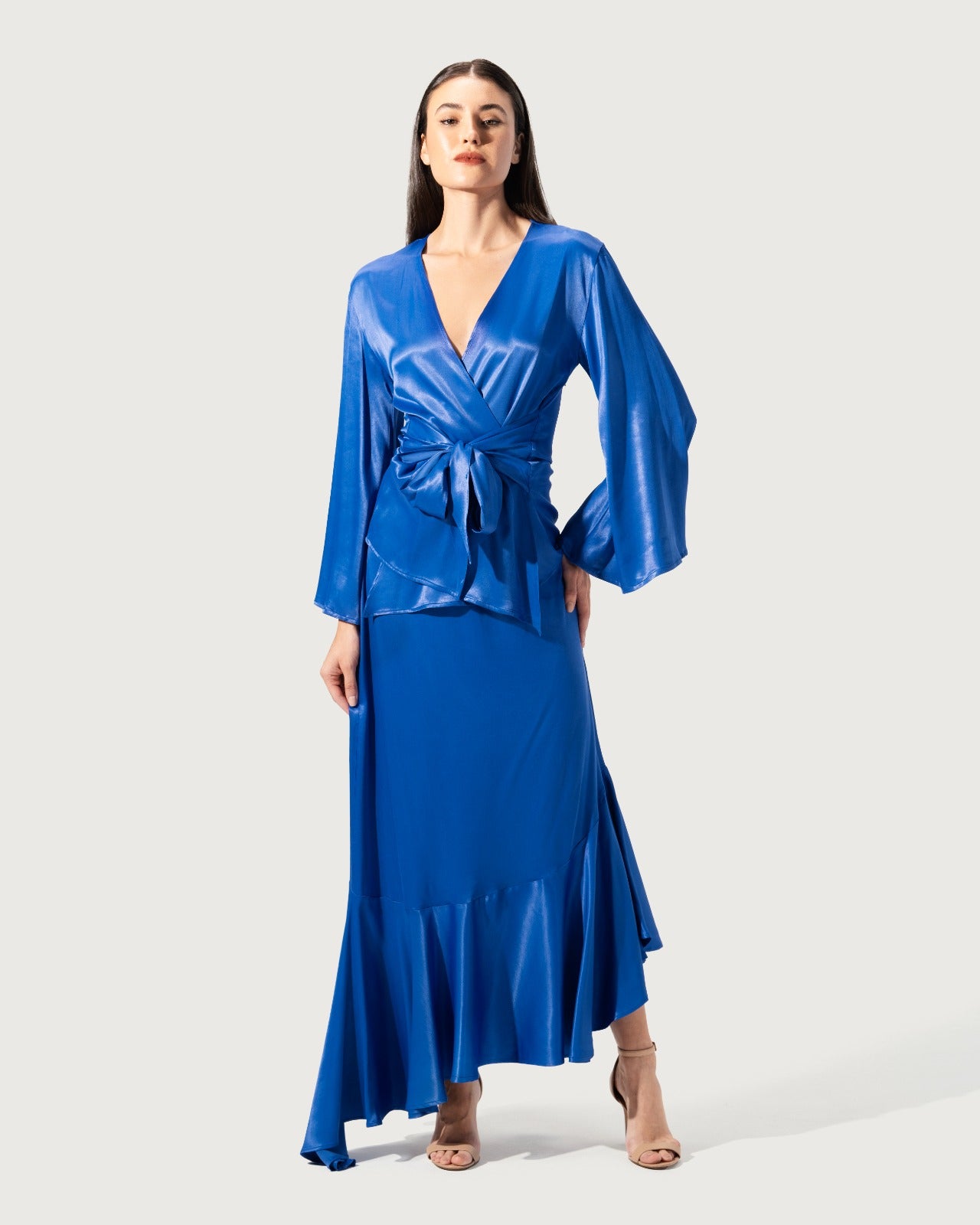 SKIRT SATIN ASYMMETRIC HEM.