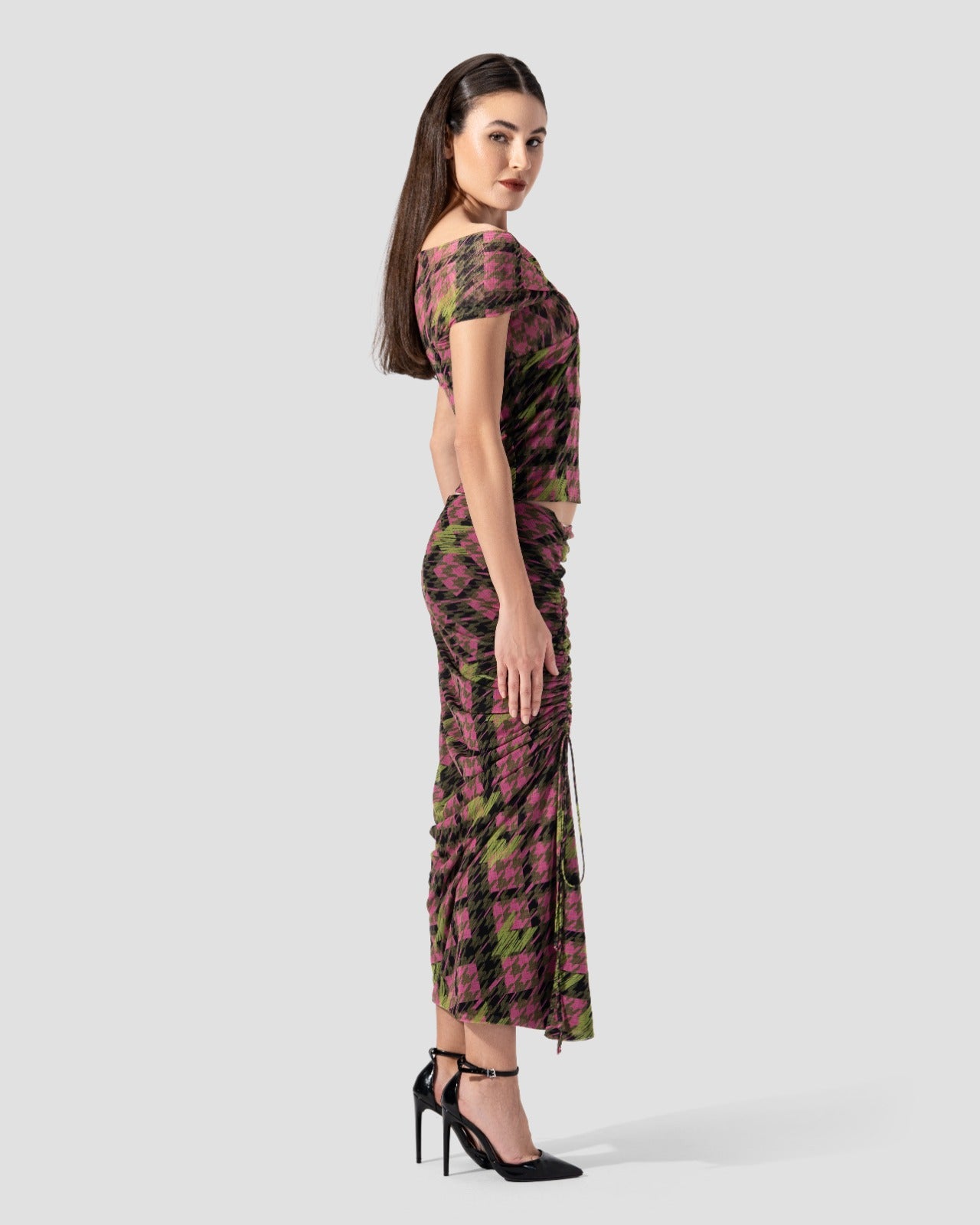 Midi skirt with side drawstring ruching