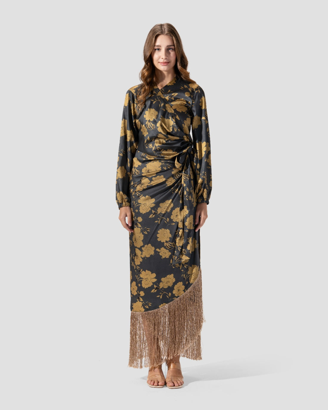 بلوزة مطبوعة ملفوفة بأكمام طويلة