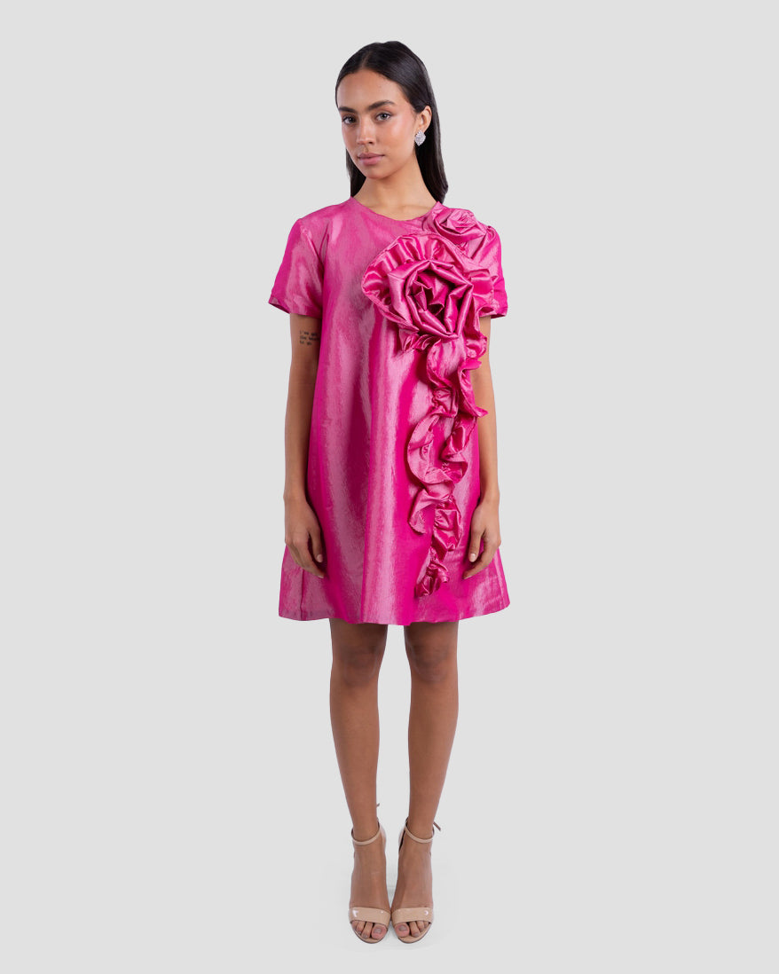 فستان قصير بتفاصيل زهرية