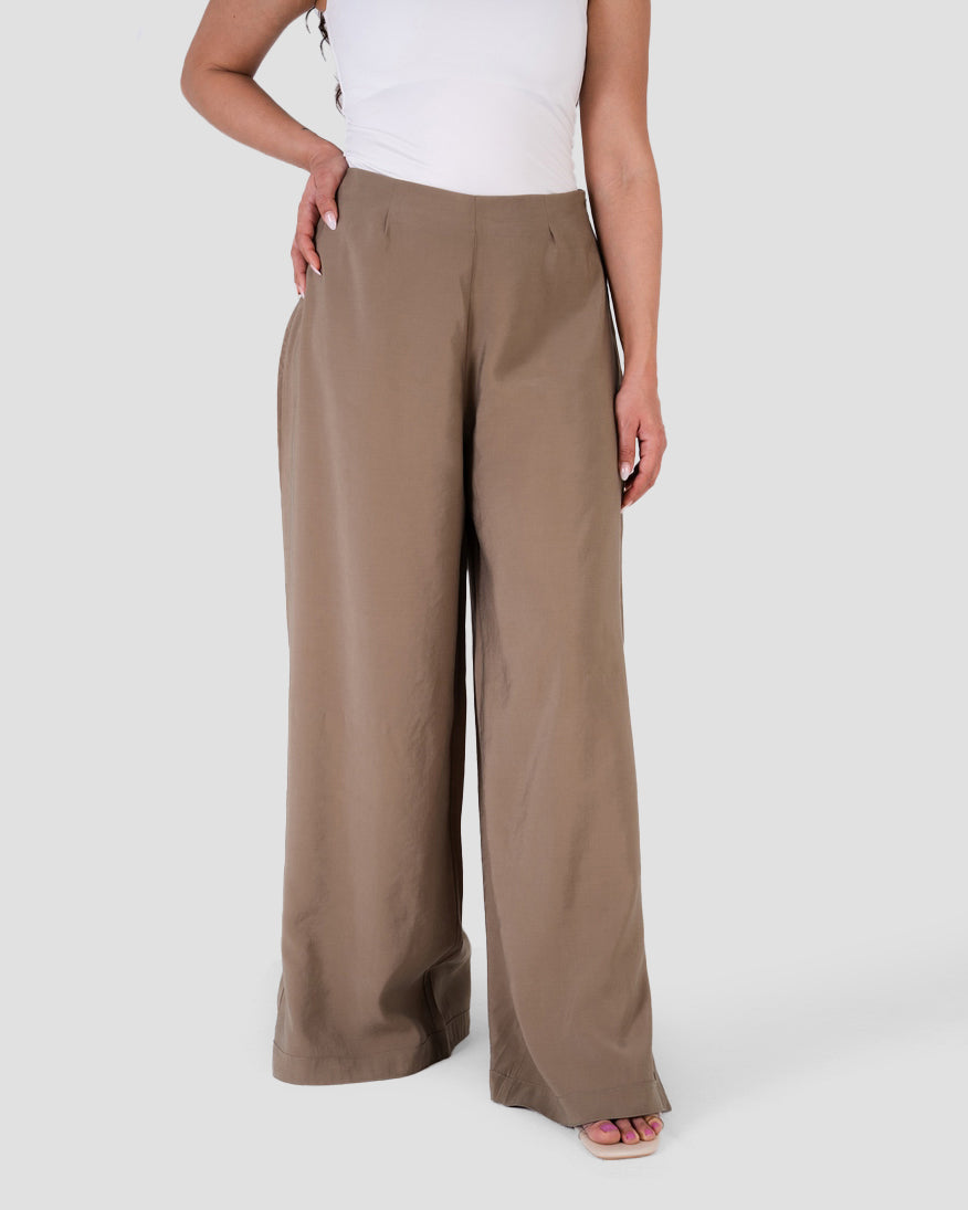 WIDE-LEG HIGH-WAIST PANTS