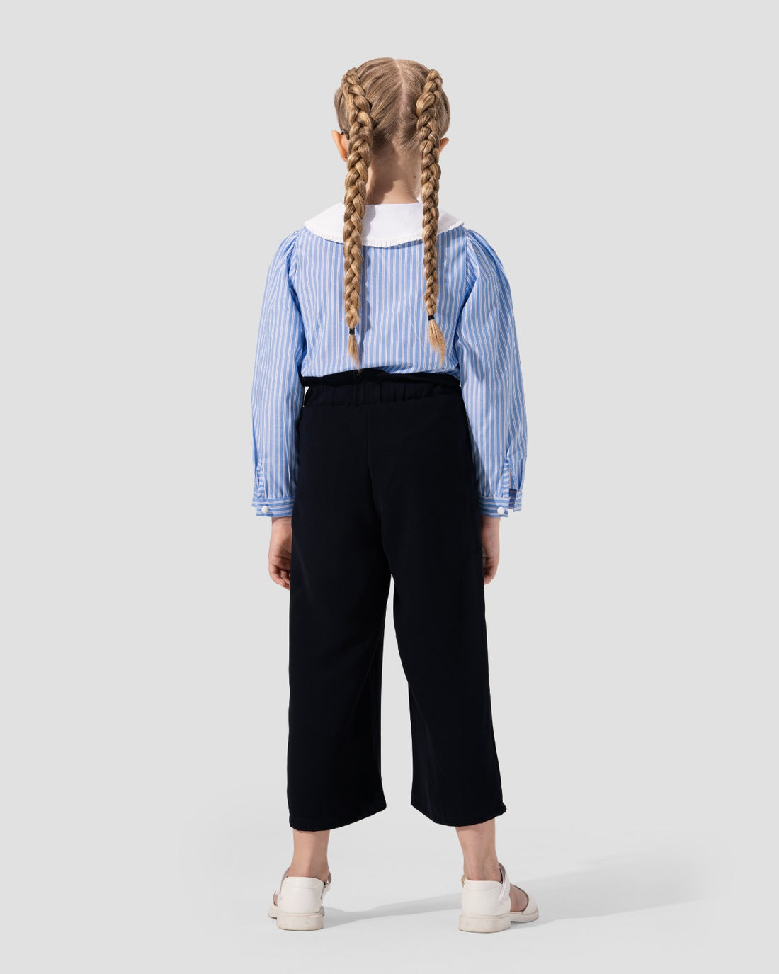 بلوزة قطنية مخططة باللون الأزرق الفاتح