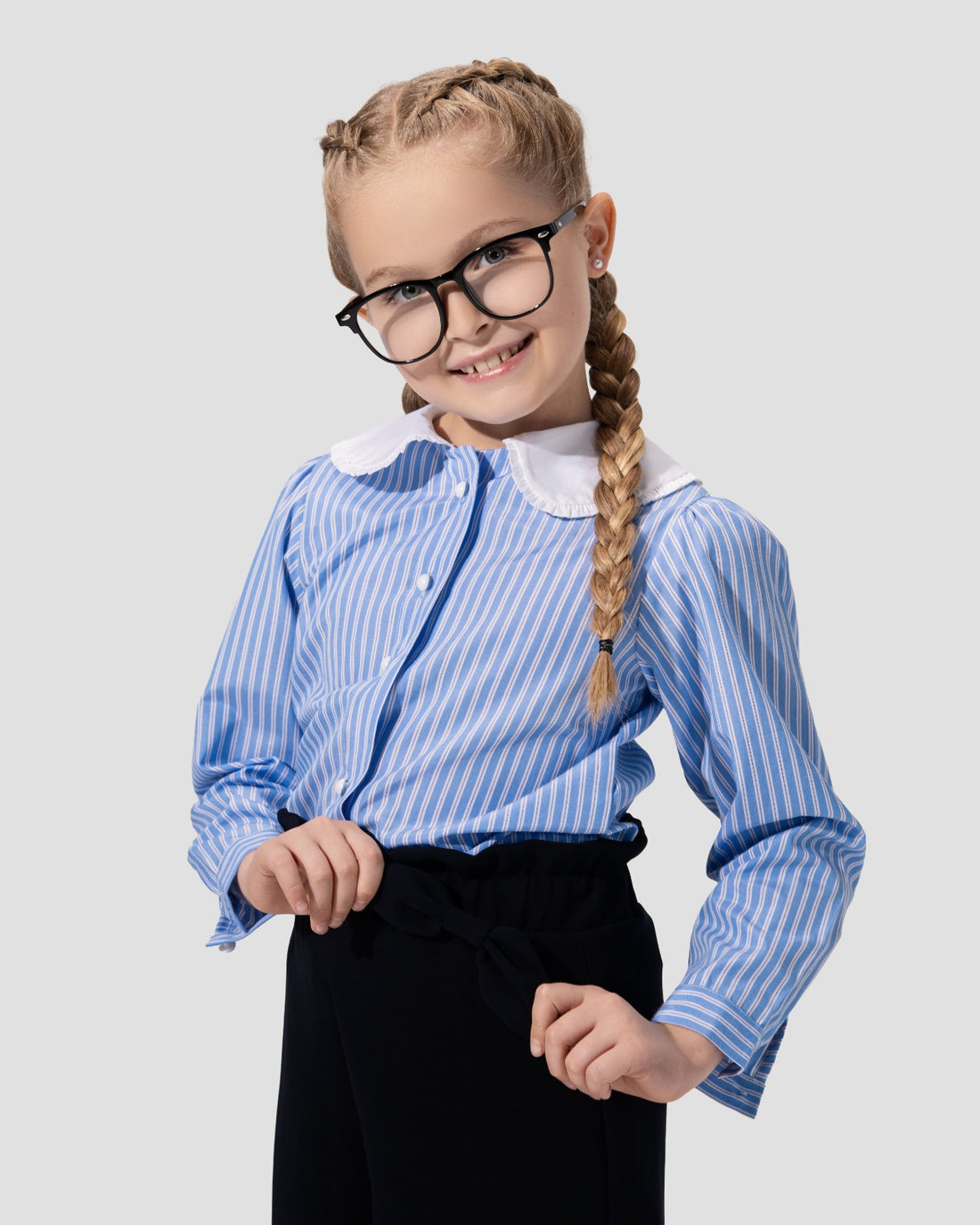 بلوزة قطنية مخططة باللون الأزرق الفاتح